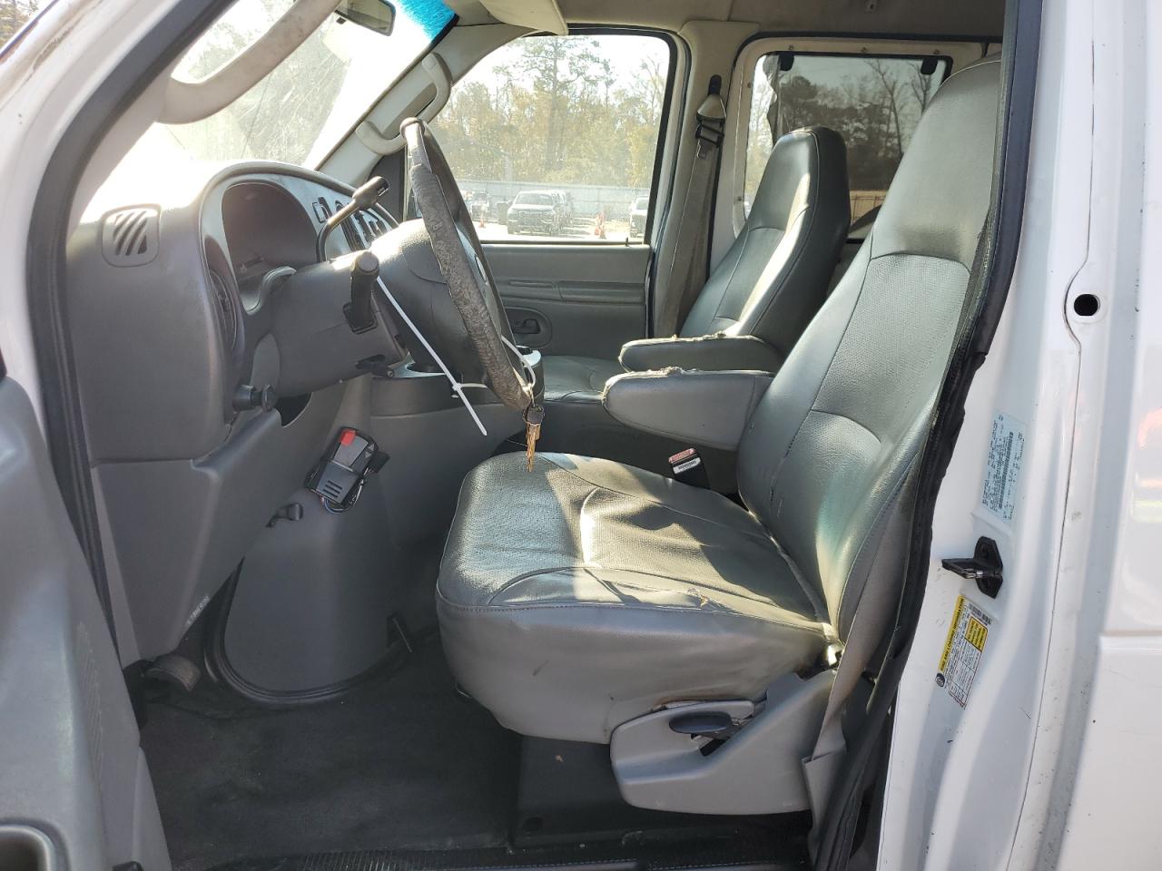 2006 Ford Econoline - Image 7