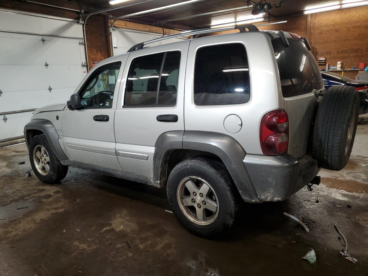 2006 Jeep Liberty (North America) - Image 2