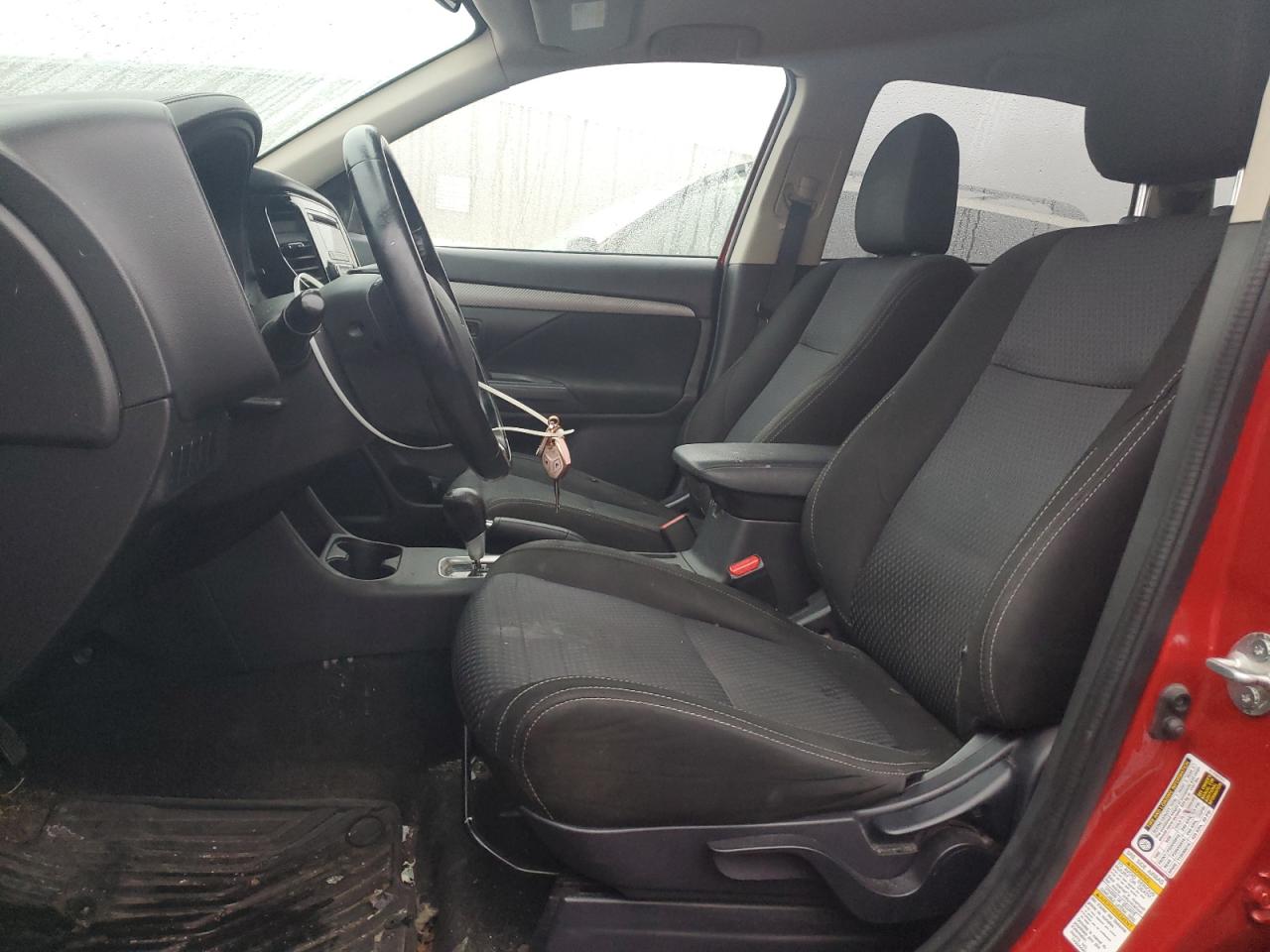 2016 Mitsubishi Outlander - Image 7