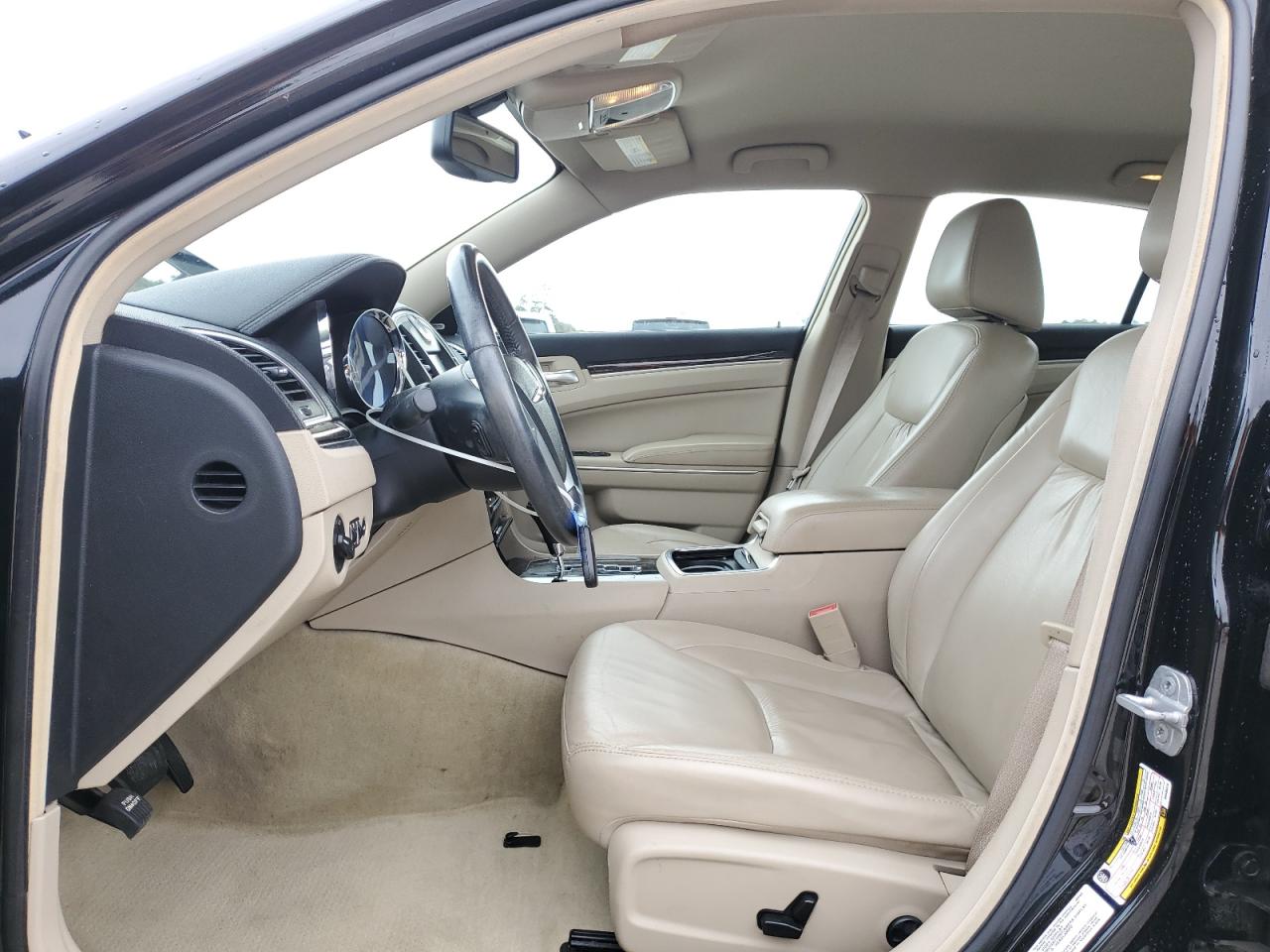 2011 Chrysler 300 - Image 7
