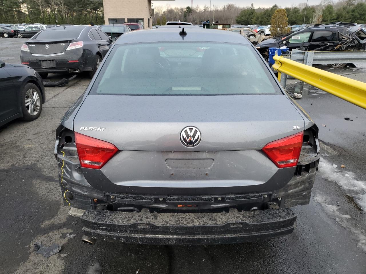 2014 Volkswagen Passat - Image 6