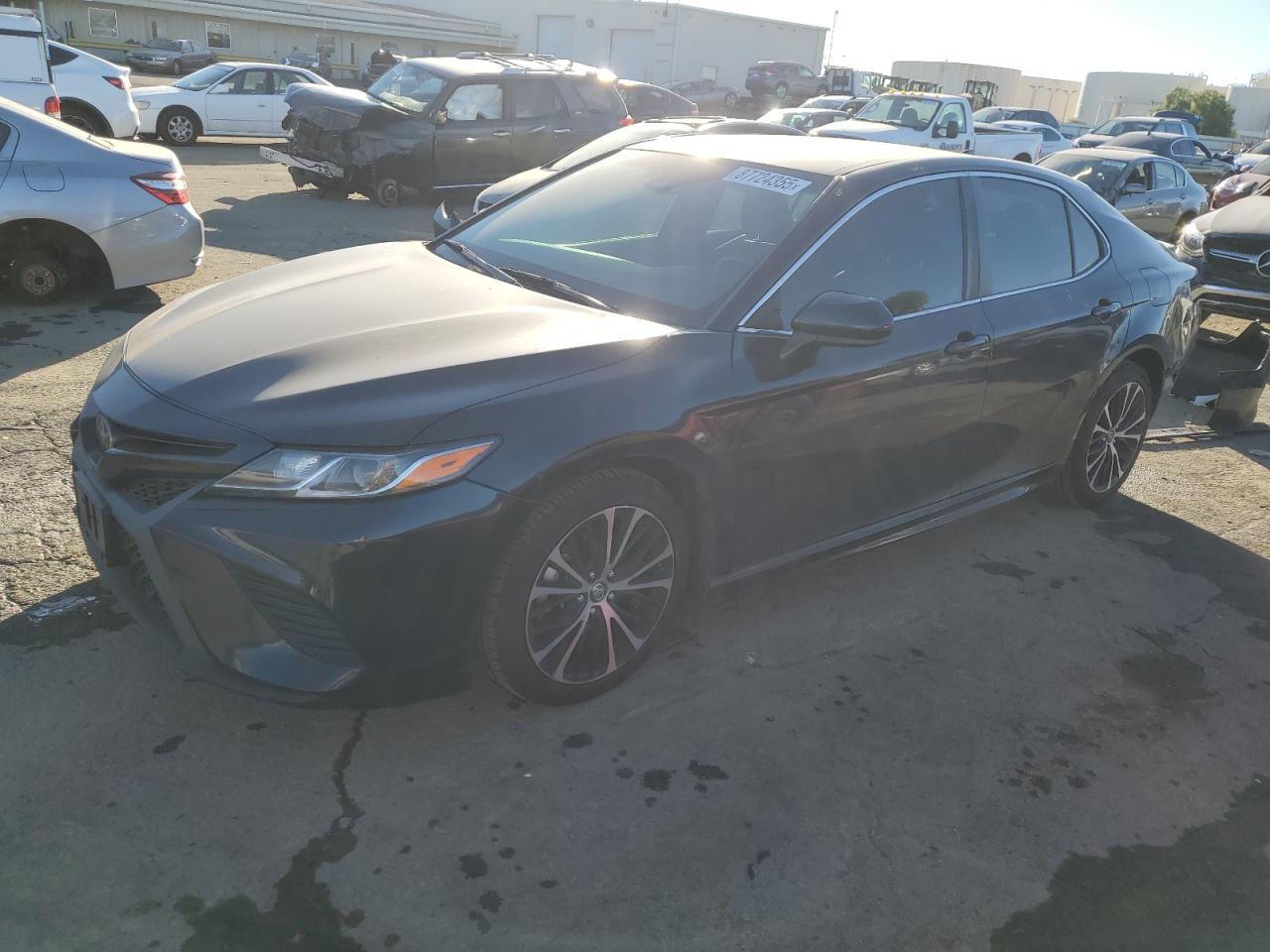 VIN 4T1B11HK4KU684415 2019 TOYOTA CAMRY no.1