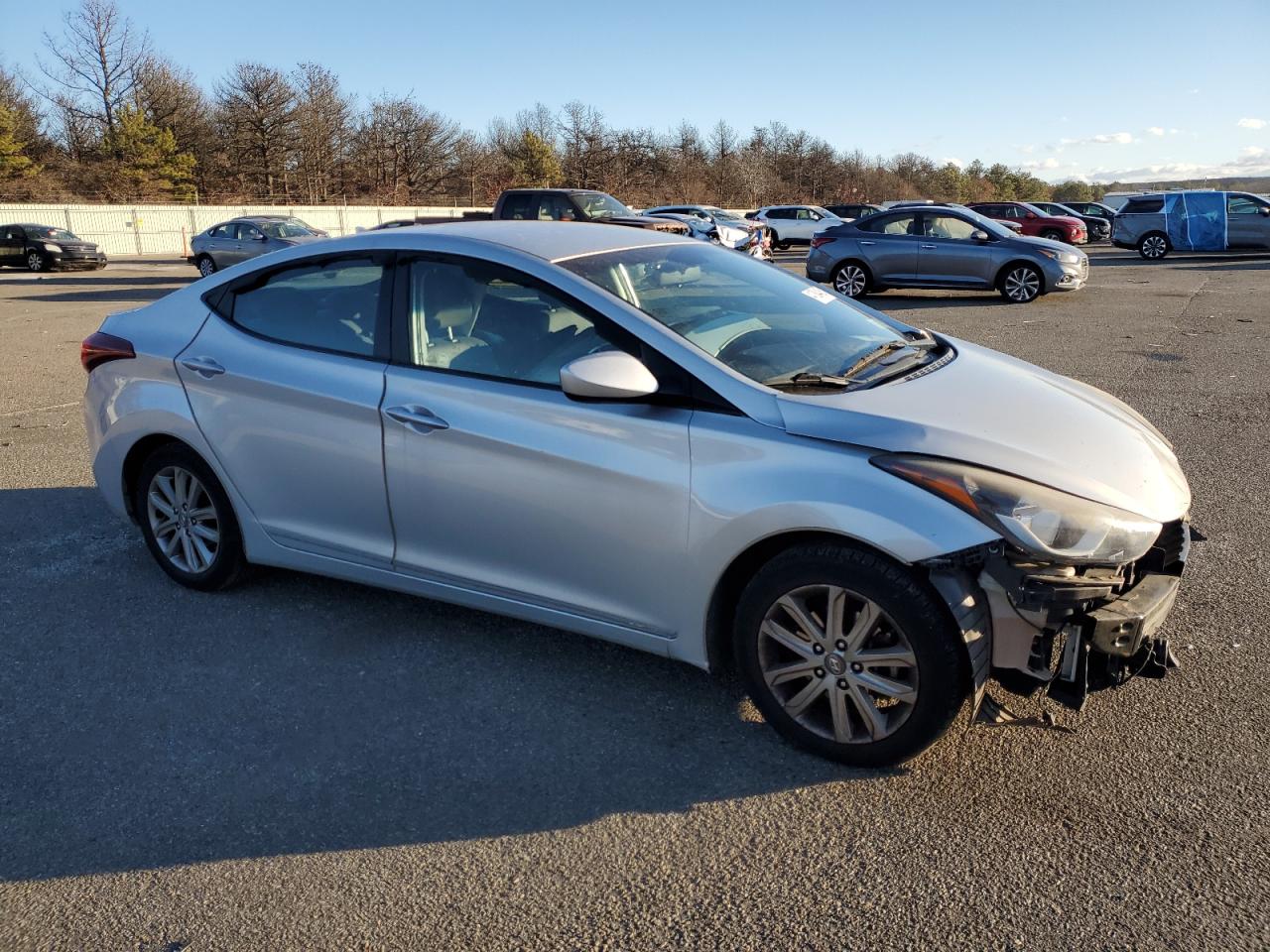 VIN KMHDH4AE2FU264720 2015 HYUNDAI ELANTRA no.4