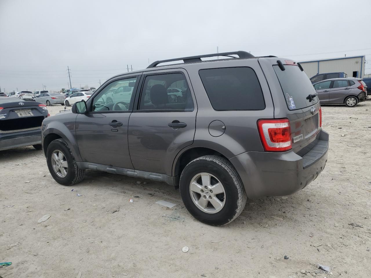 2009 Ford Escape - Image 2