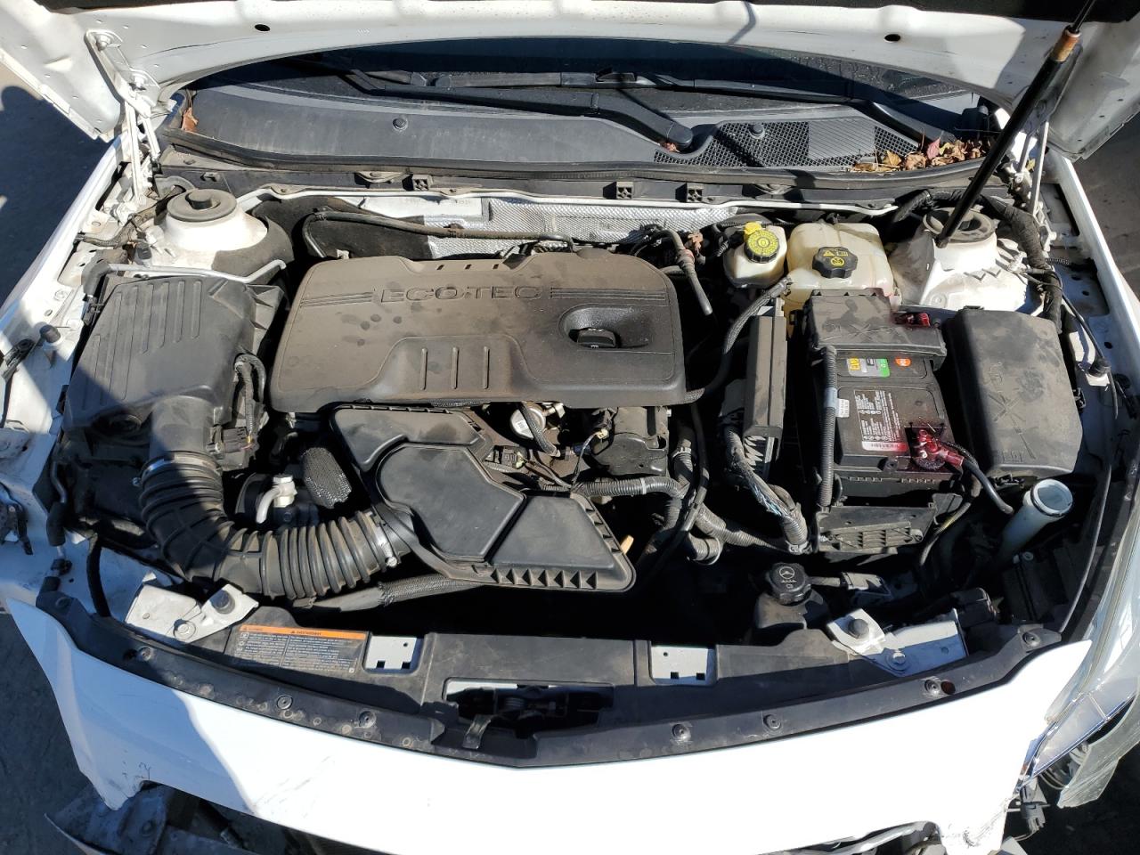 2011 Buick Regal - Image 12