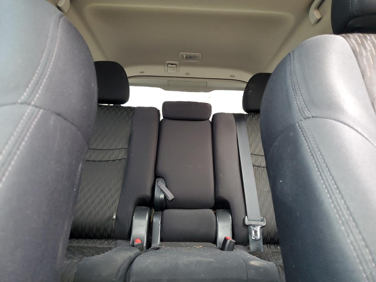 2017 Nissan Rogue - Image 10