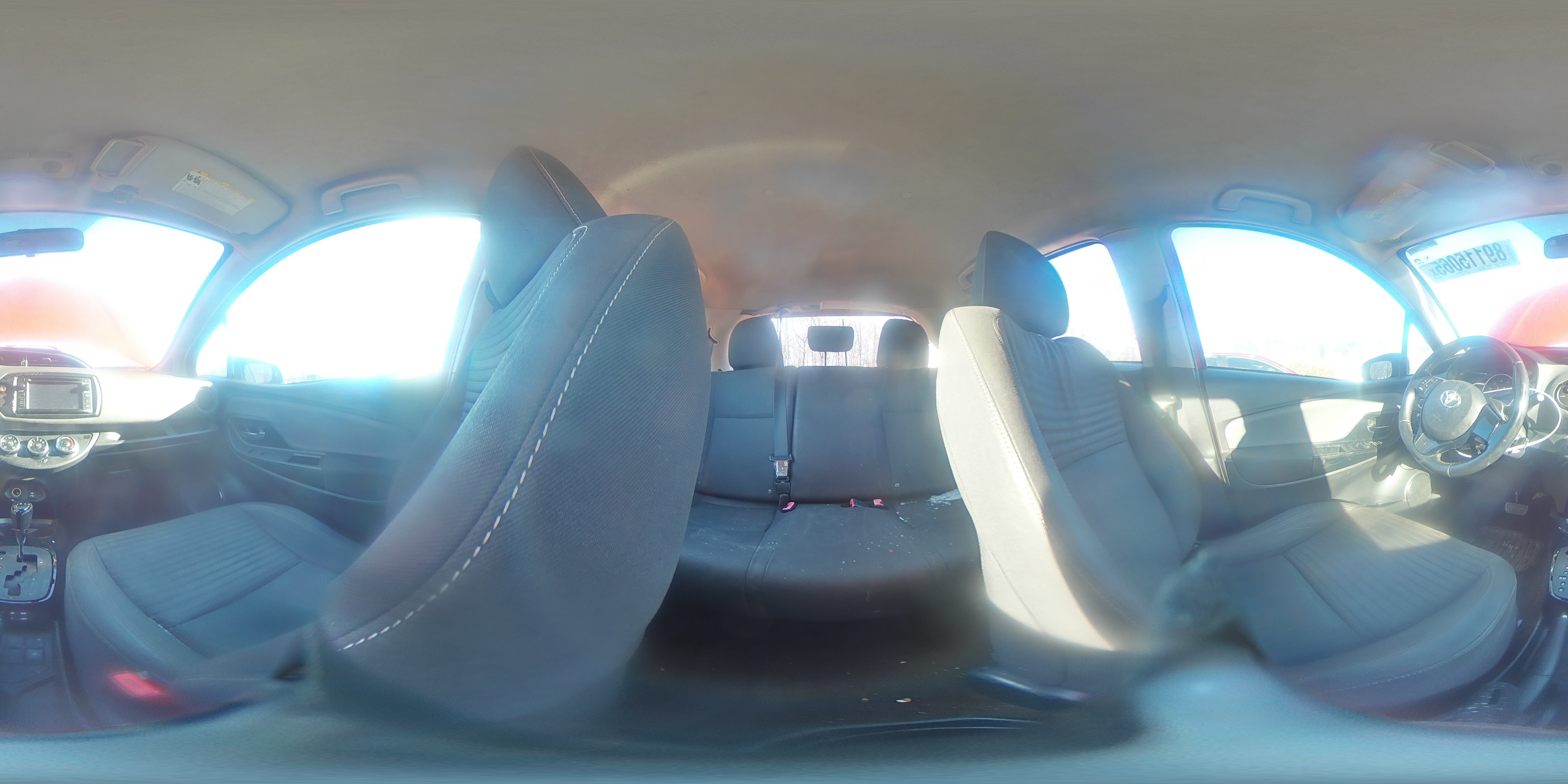 2015 Toyota Yaris - Image 14