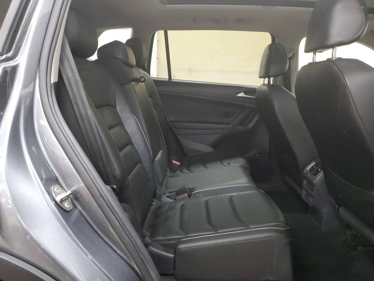 2018 Volkswagen Tiguan - Image 11