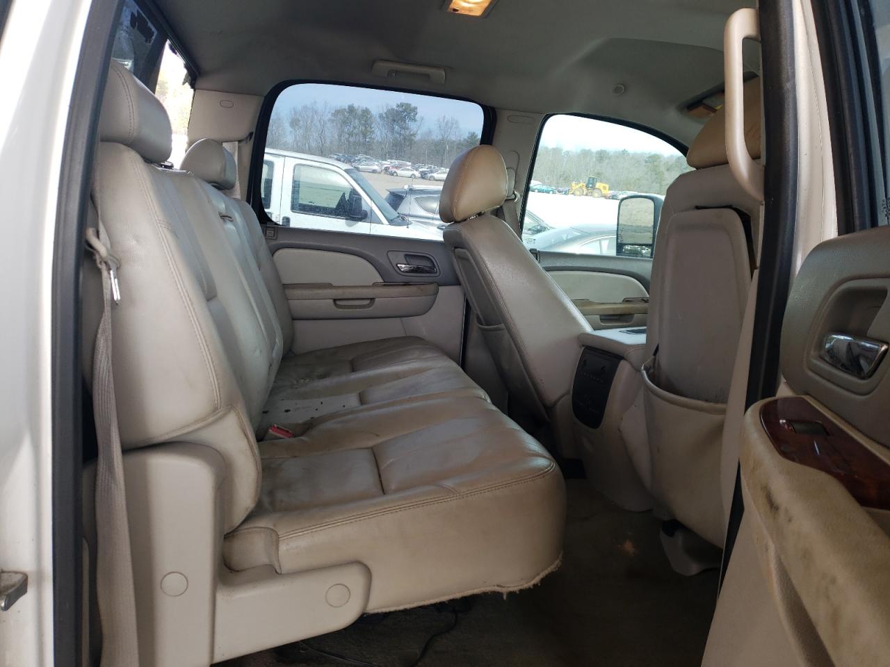 2009 GMC Sierra - Image 10