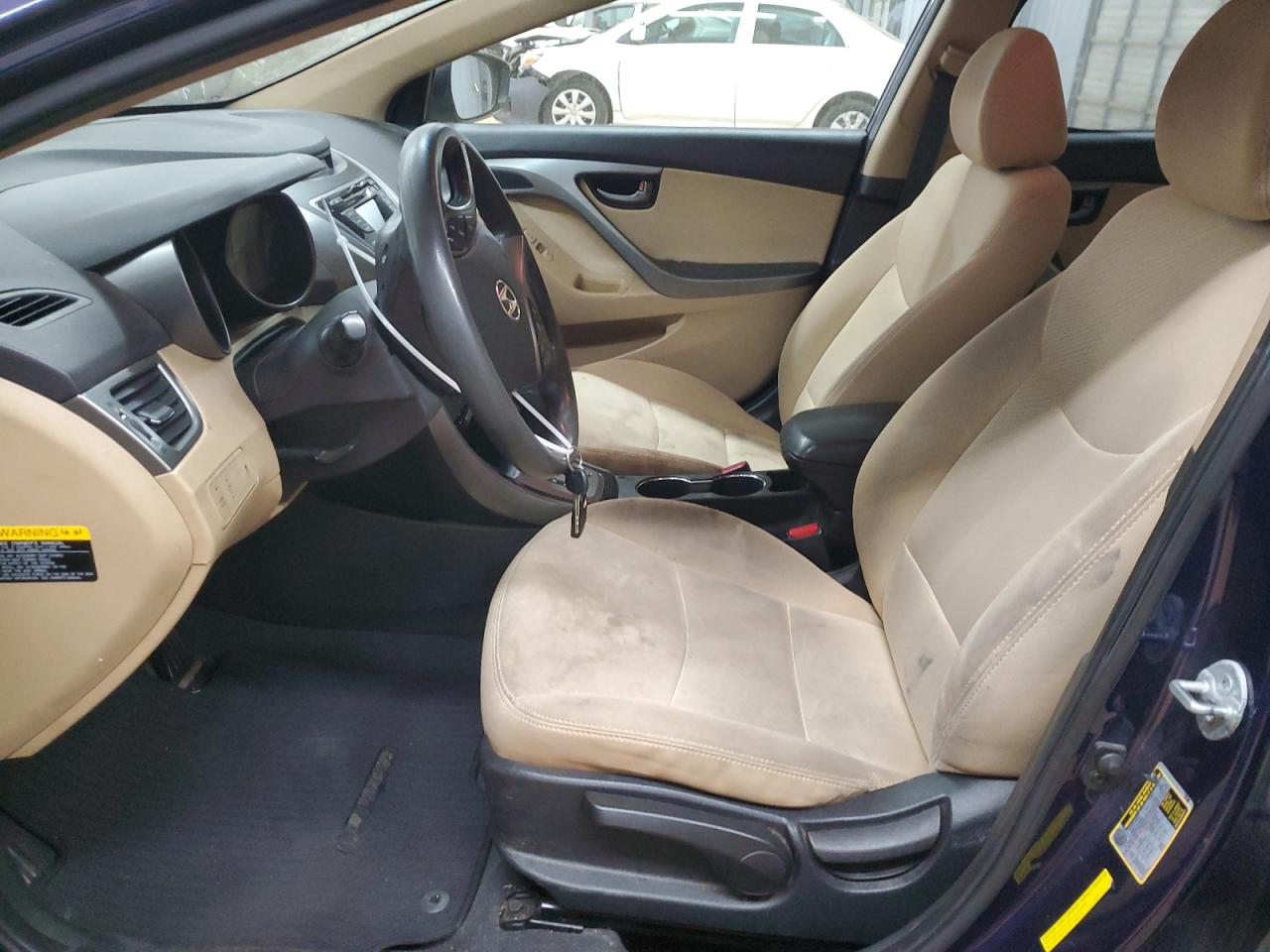 2013 Hyundai Elantra - Image 7