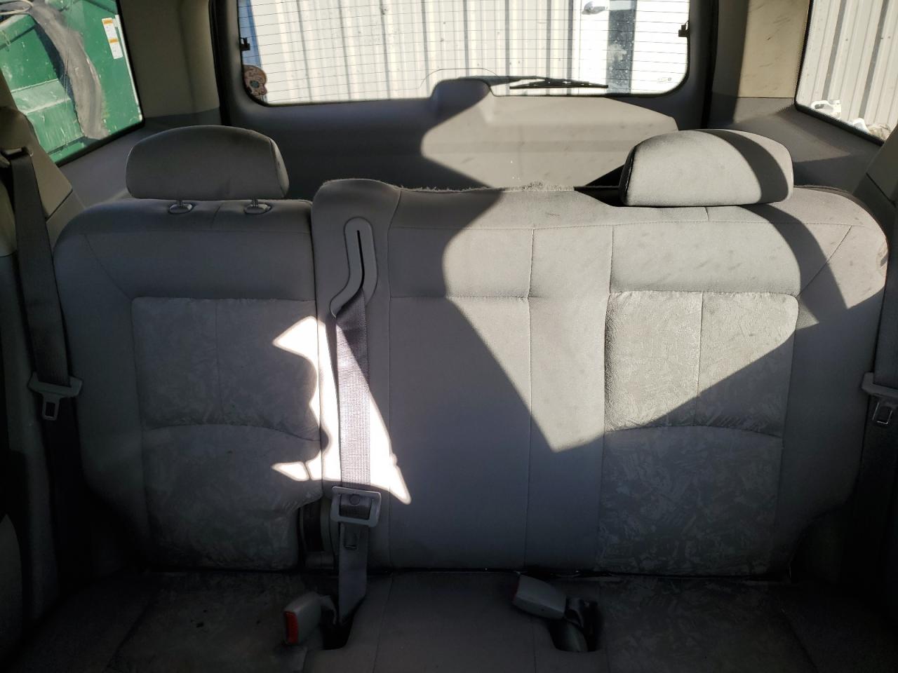 2004 Saturn VUE - Image 10