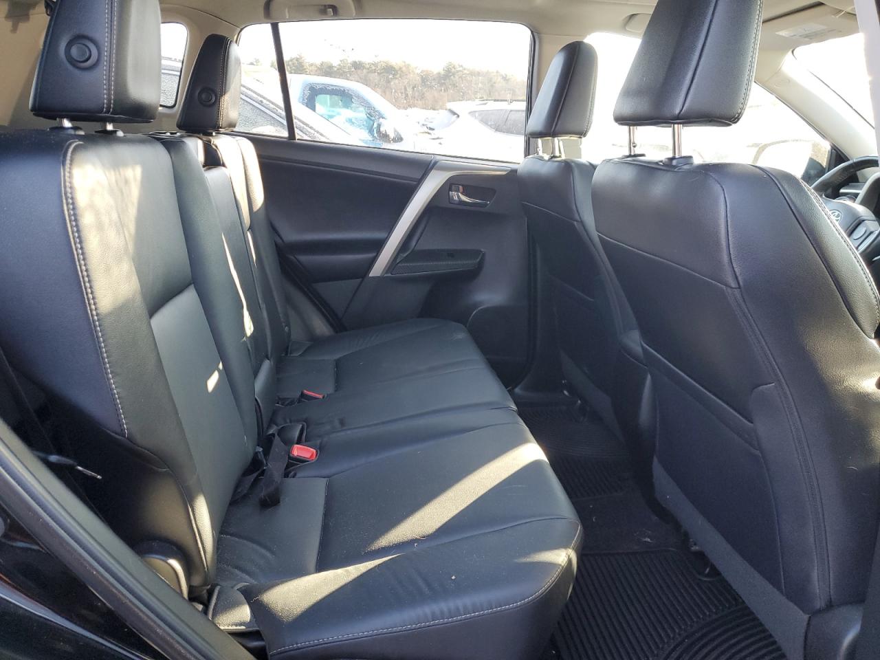 2014 Toyota RAV 4 - Image 11