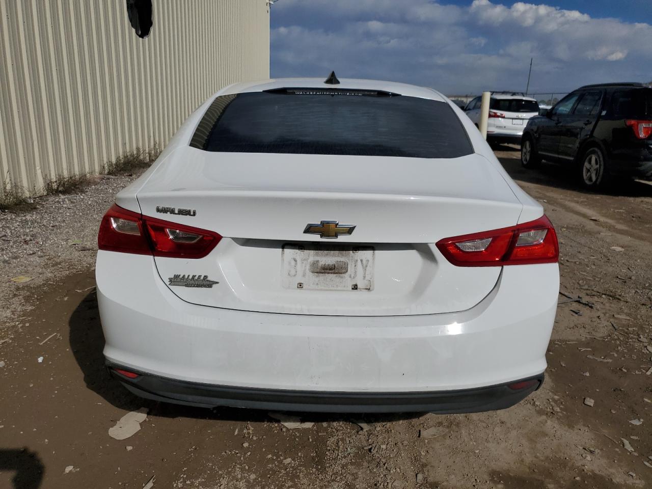 2017 Chevrolet Malibu - Image 6