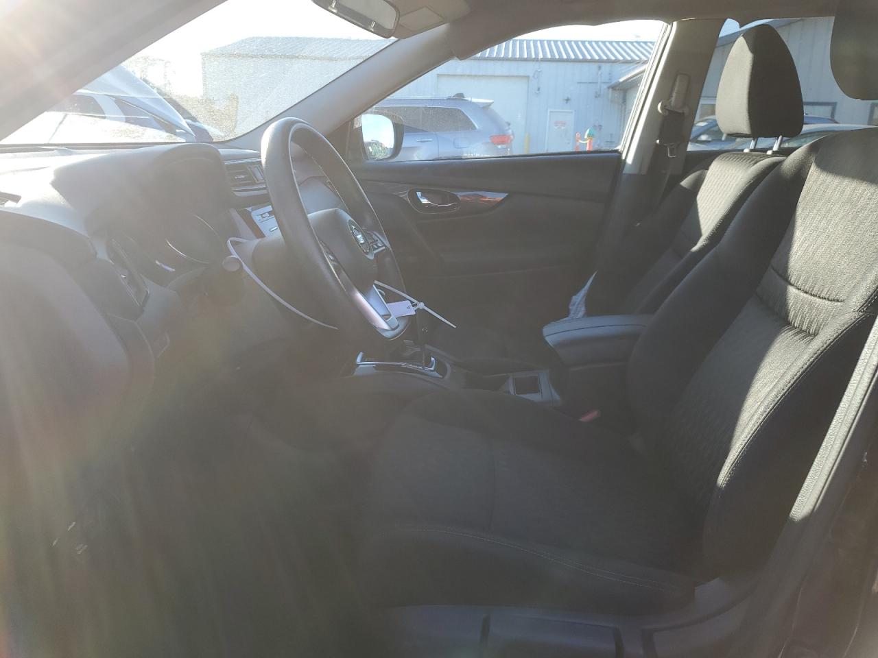 2017 Nissan Rogue - Image 7