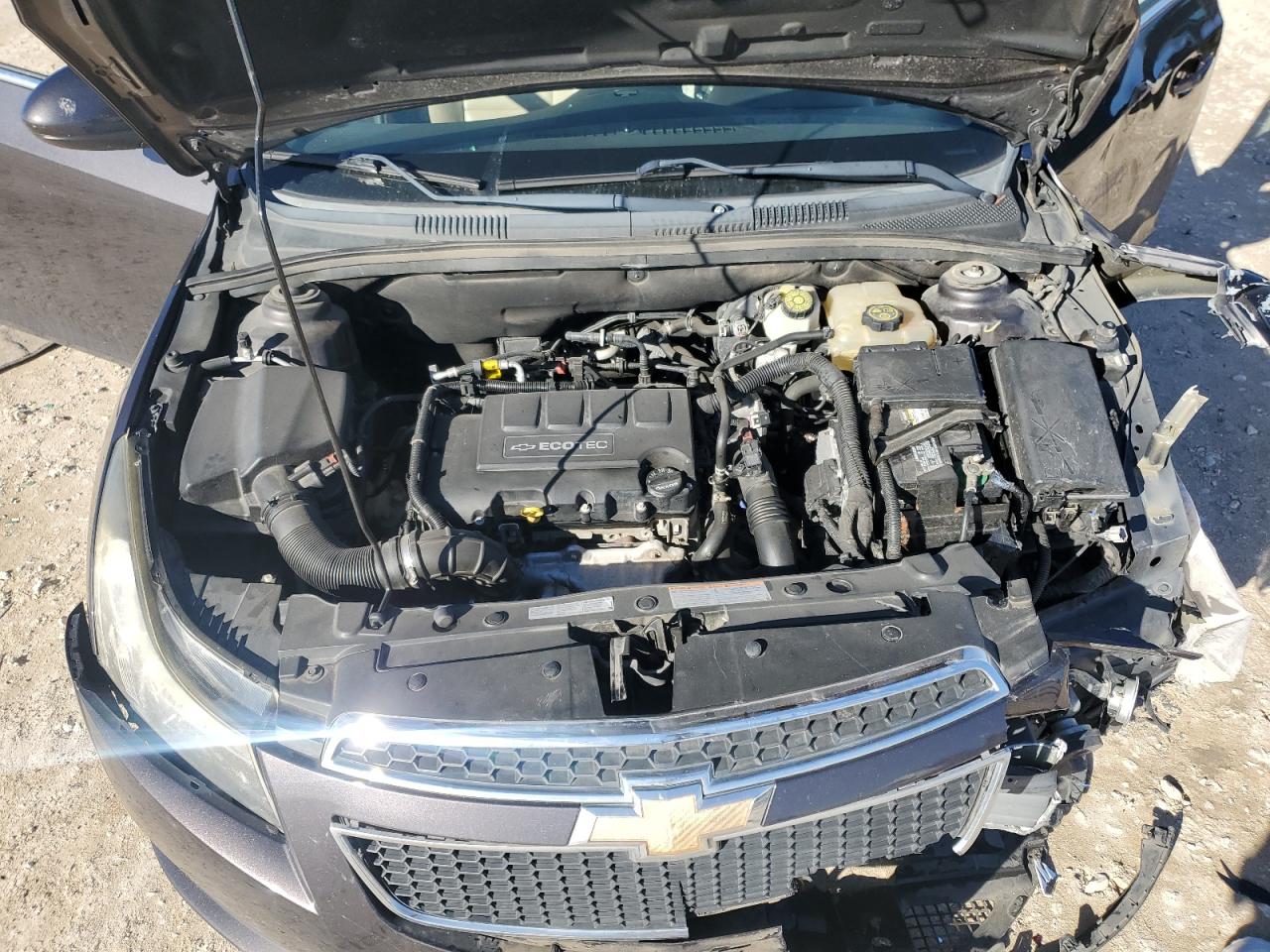 2014 Chevrolet Cruze - Image 12