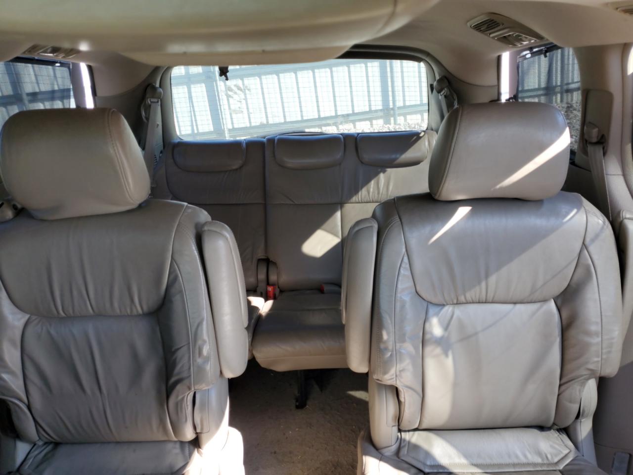 2004 Toyota Sienna - Image 10