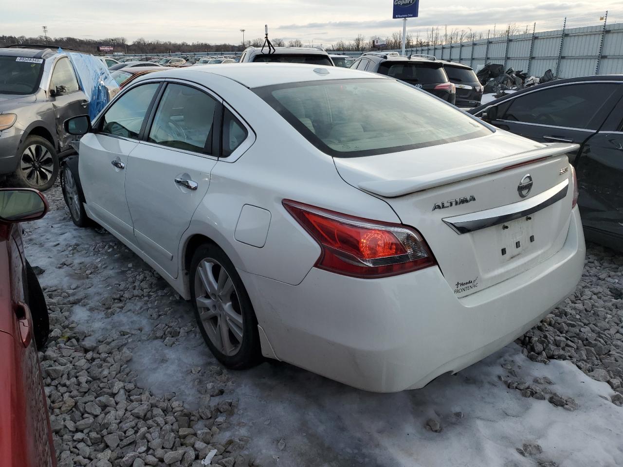2013 Nissan Altima - Image 2
