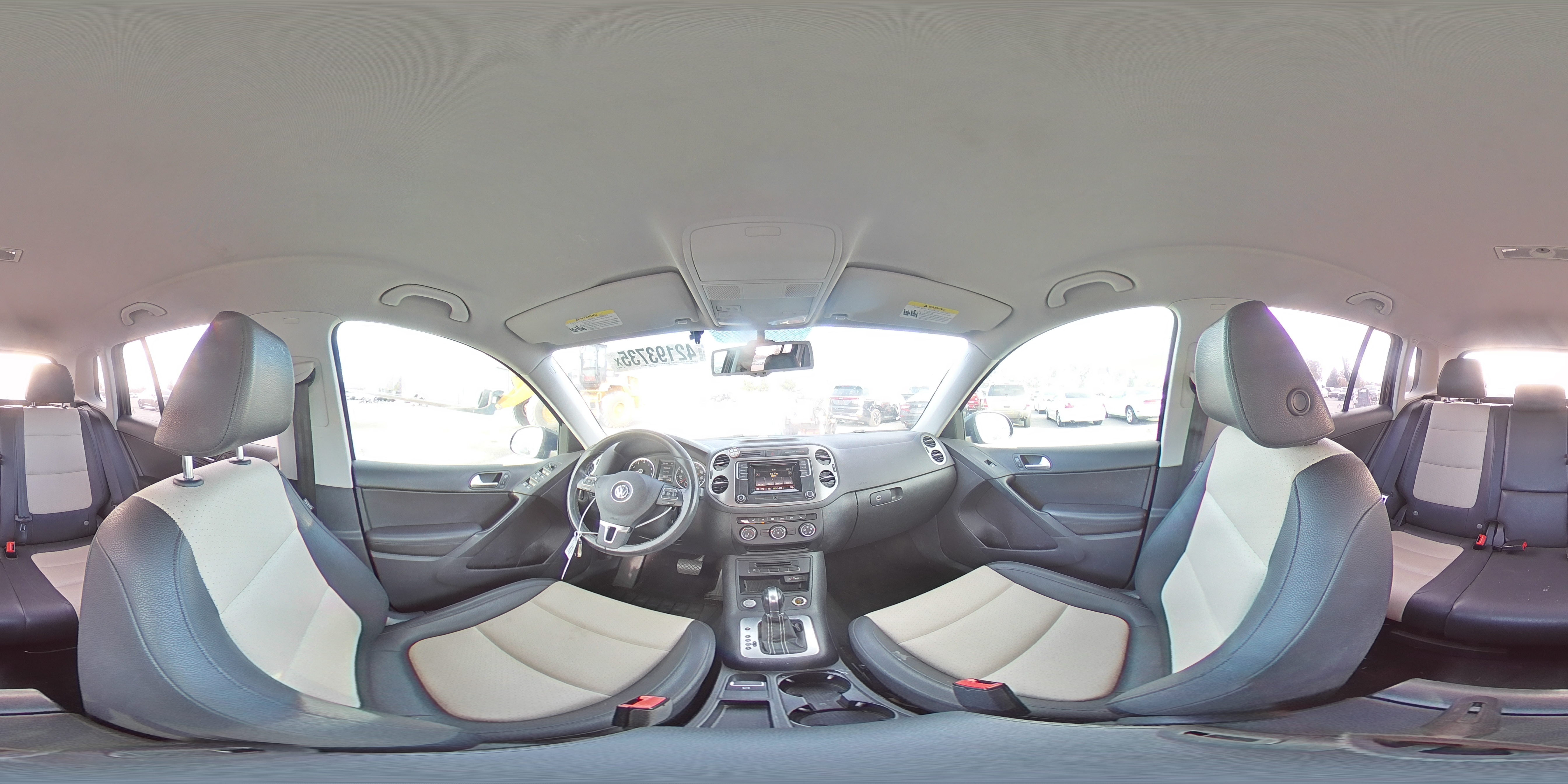 2016 Volkswagen Tiguan - Image 14