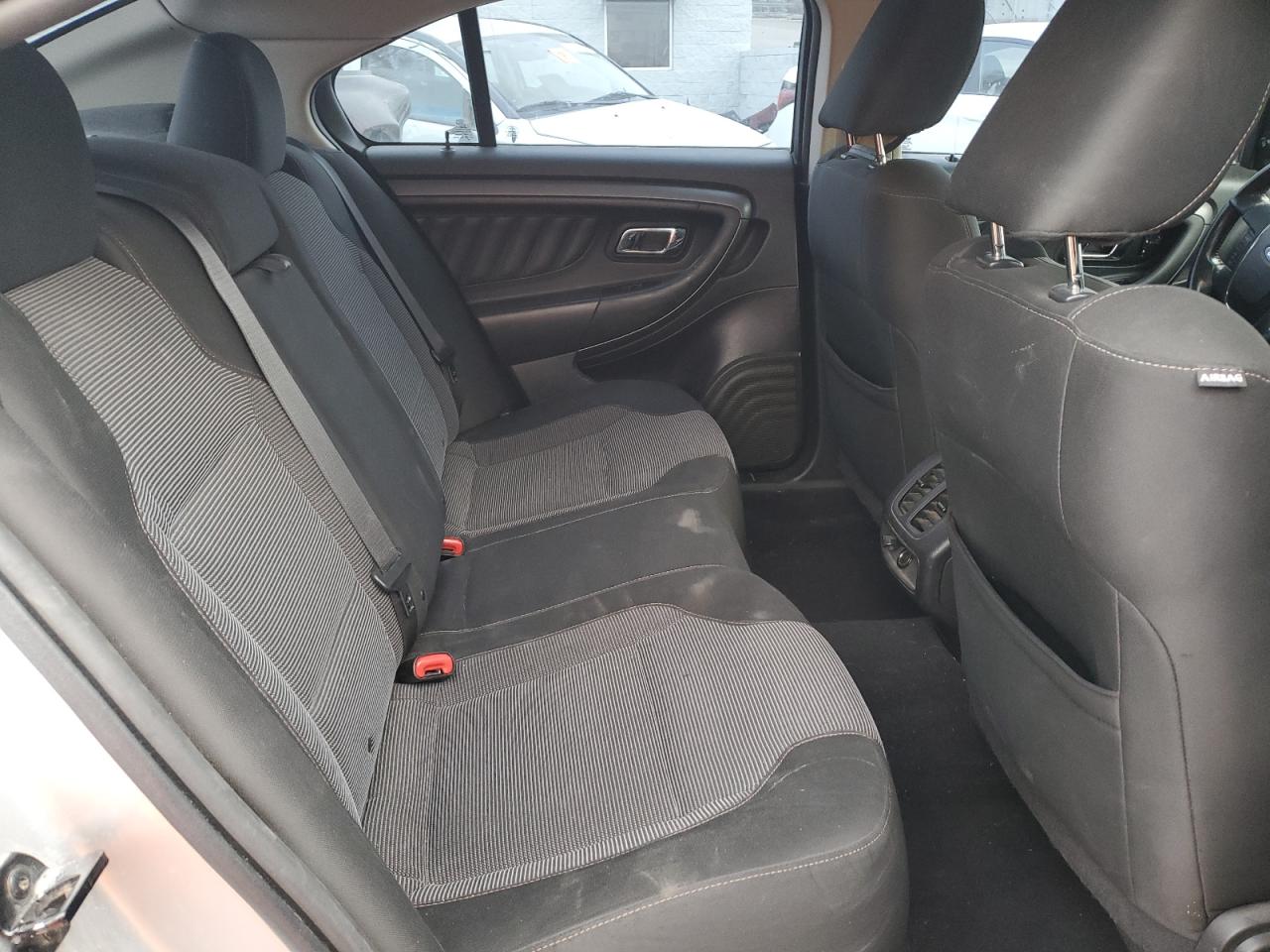 2011 Ford Taurus - Image 10