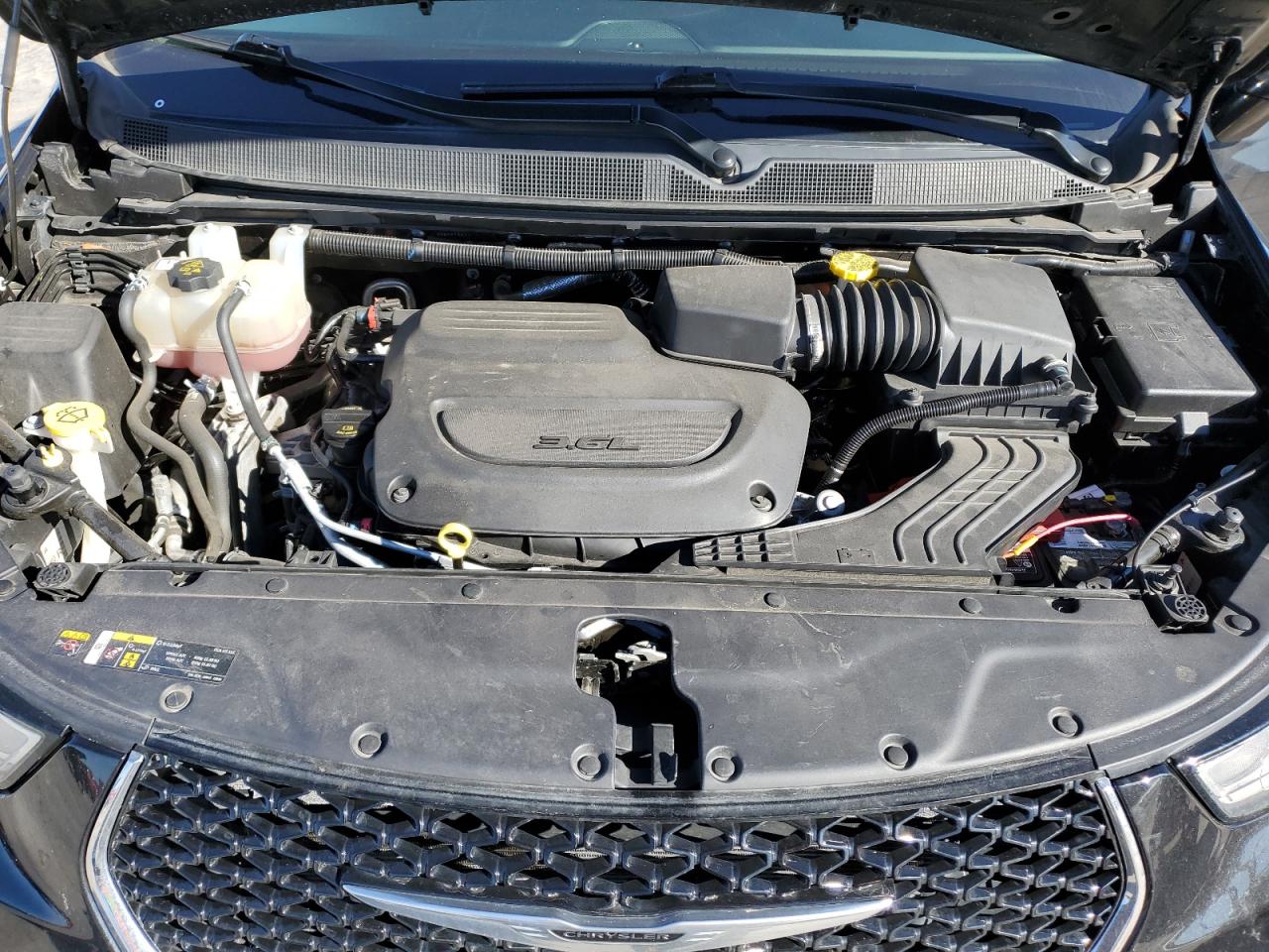 2022 Chrysler Pacifica - Image 12