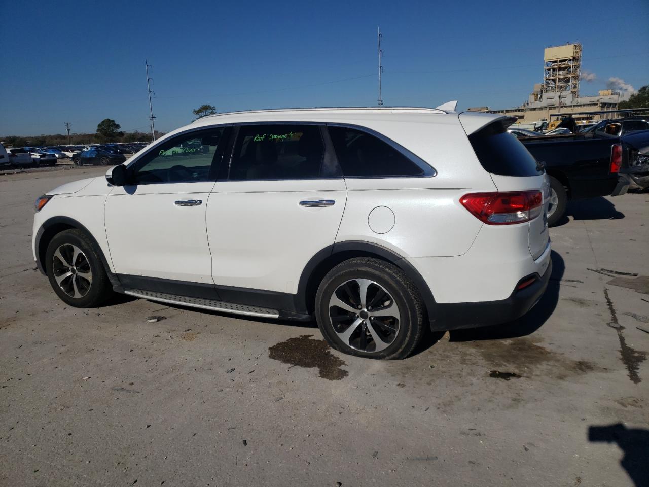 2016 Kia Sorento - Image 2
