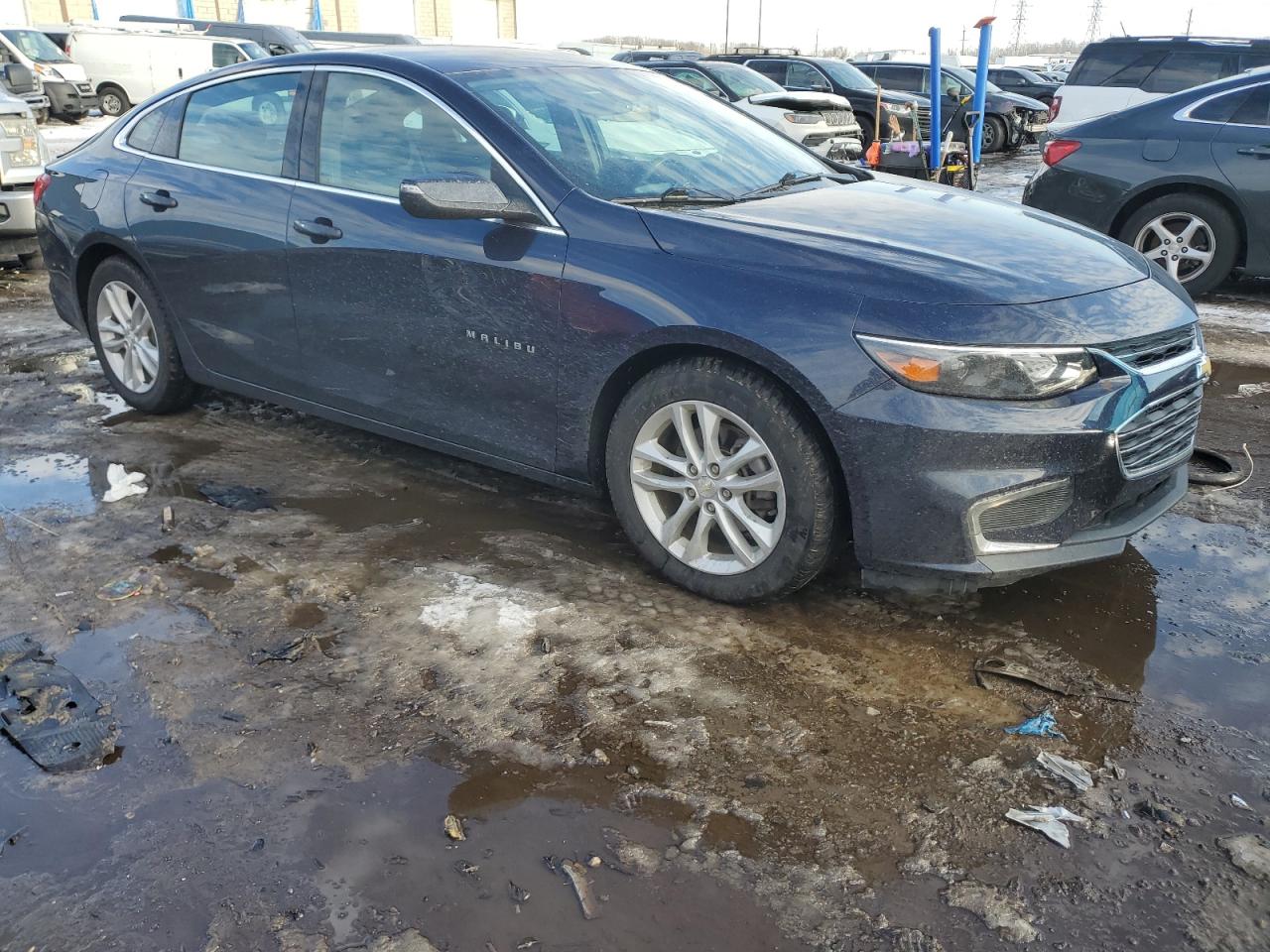 2016 Chevrolet Malibu - Image 4