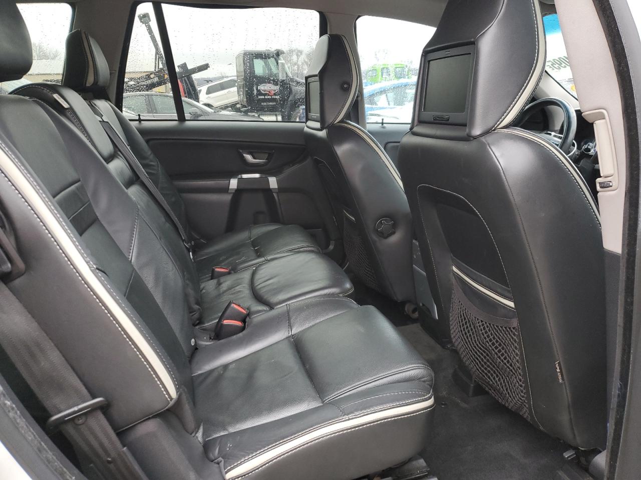 2011 Volvo XC90 - Image 11