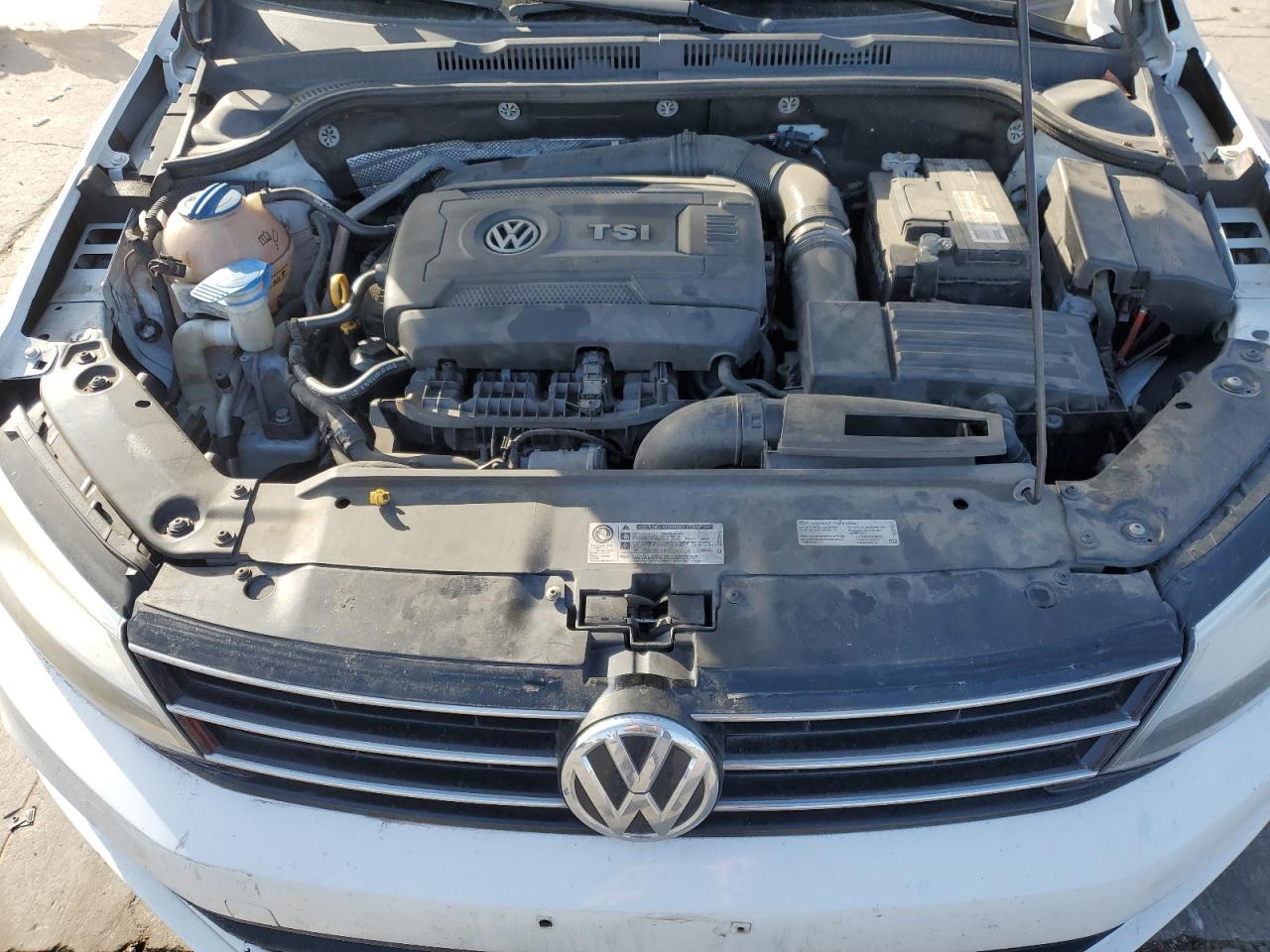 2015 Volkswagen Jetta - Image 12