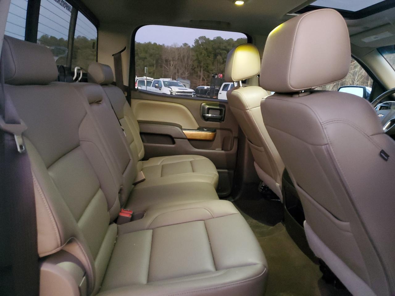 2018 Chevrolet Silverado - Image 10