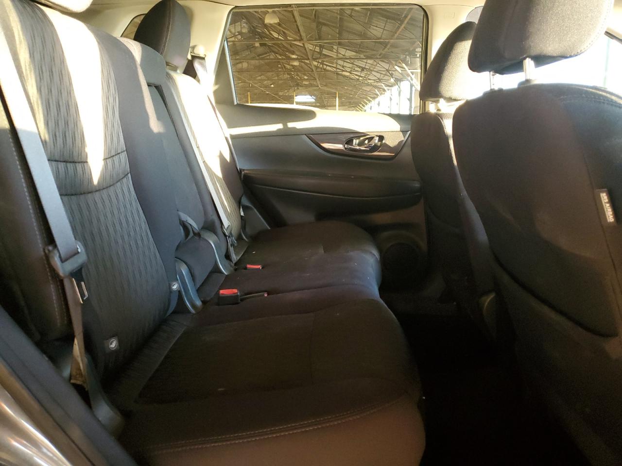 2018 Nissan Rogue - Image 10