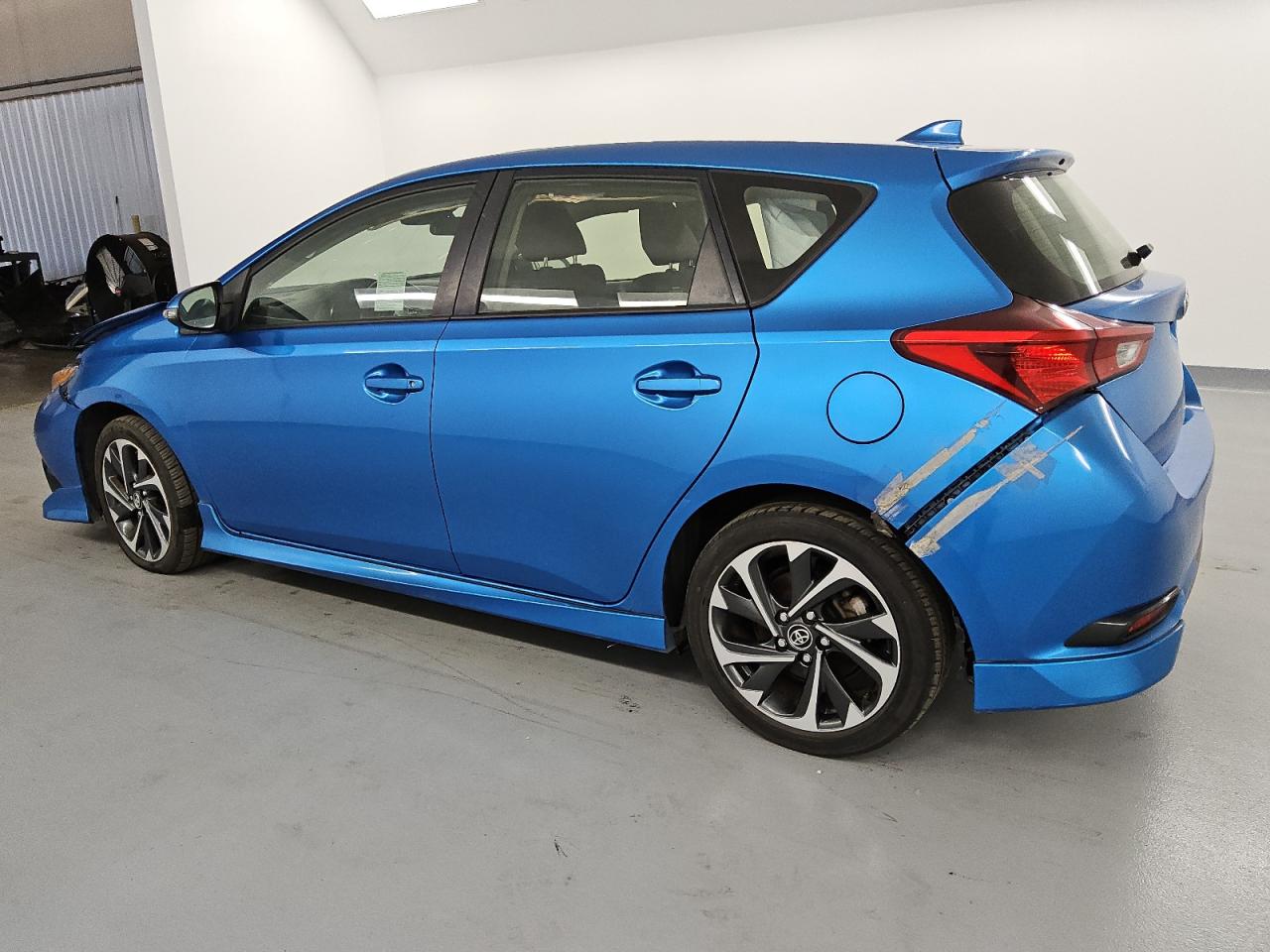 2018 Toyota Corolla - Image 2