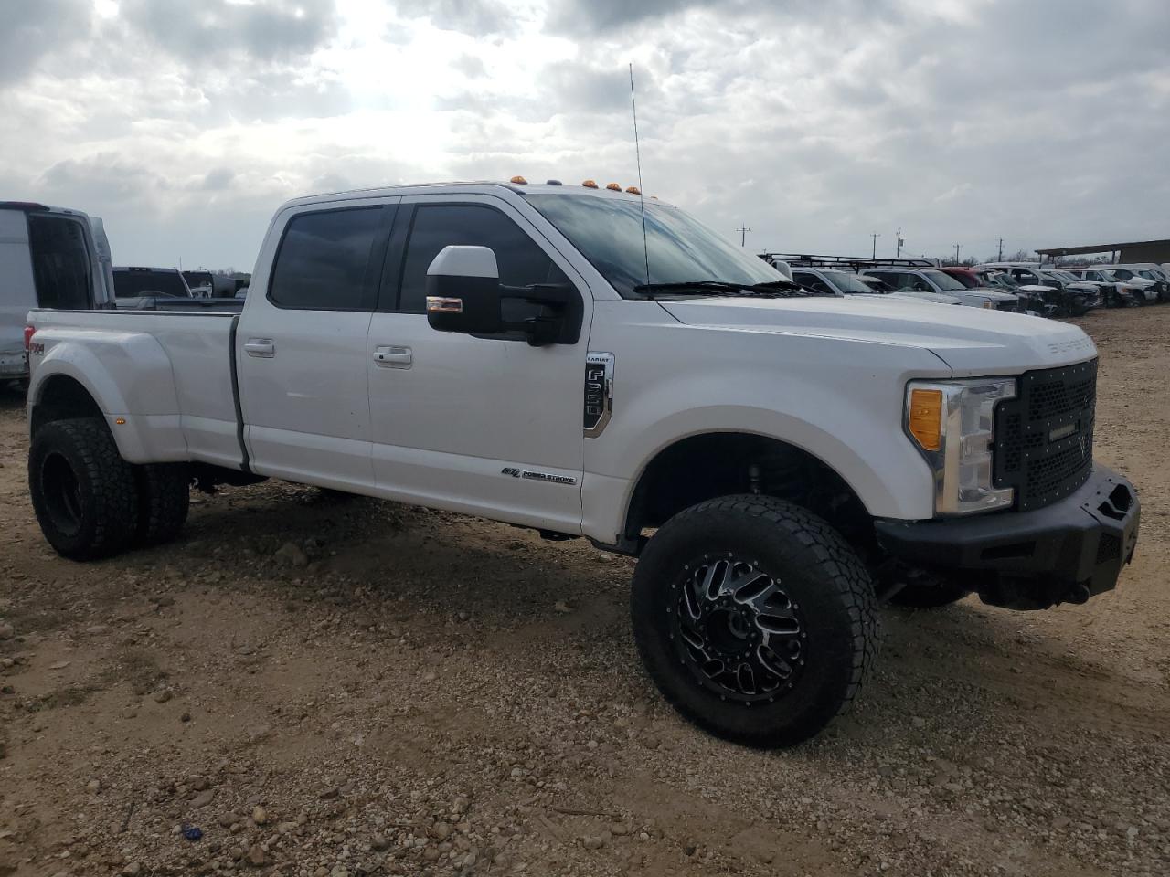 2017 Ford F350 - Image 4