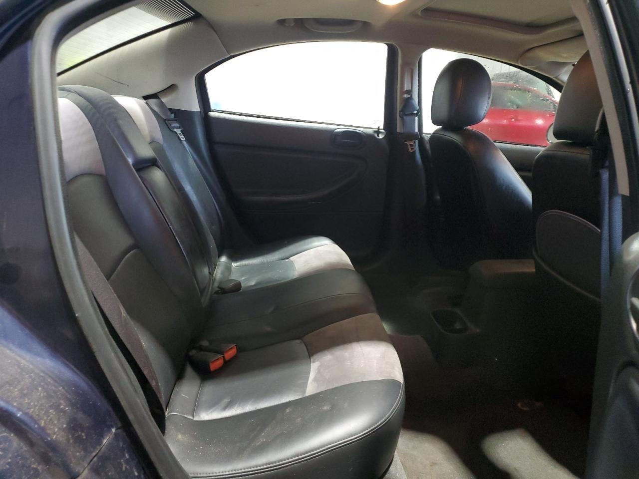 2005 Chrysler Sebring - Image 10