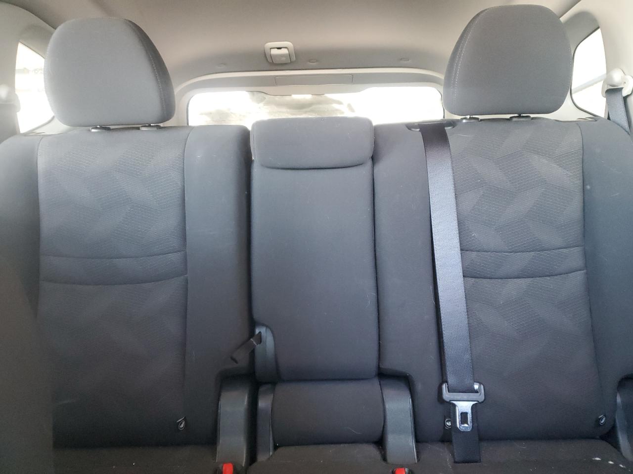2016 Nissan Rogue - Image 10