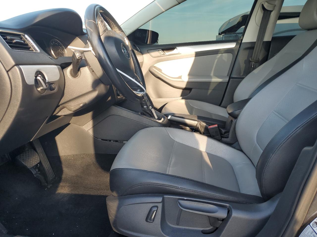 2014 Volkswagen Jetta - Image 7
