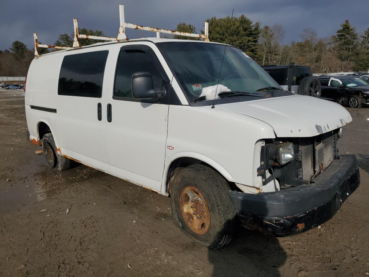 2011 Chevrolet Express - Image 4