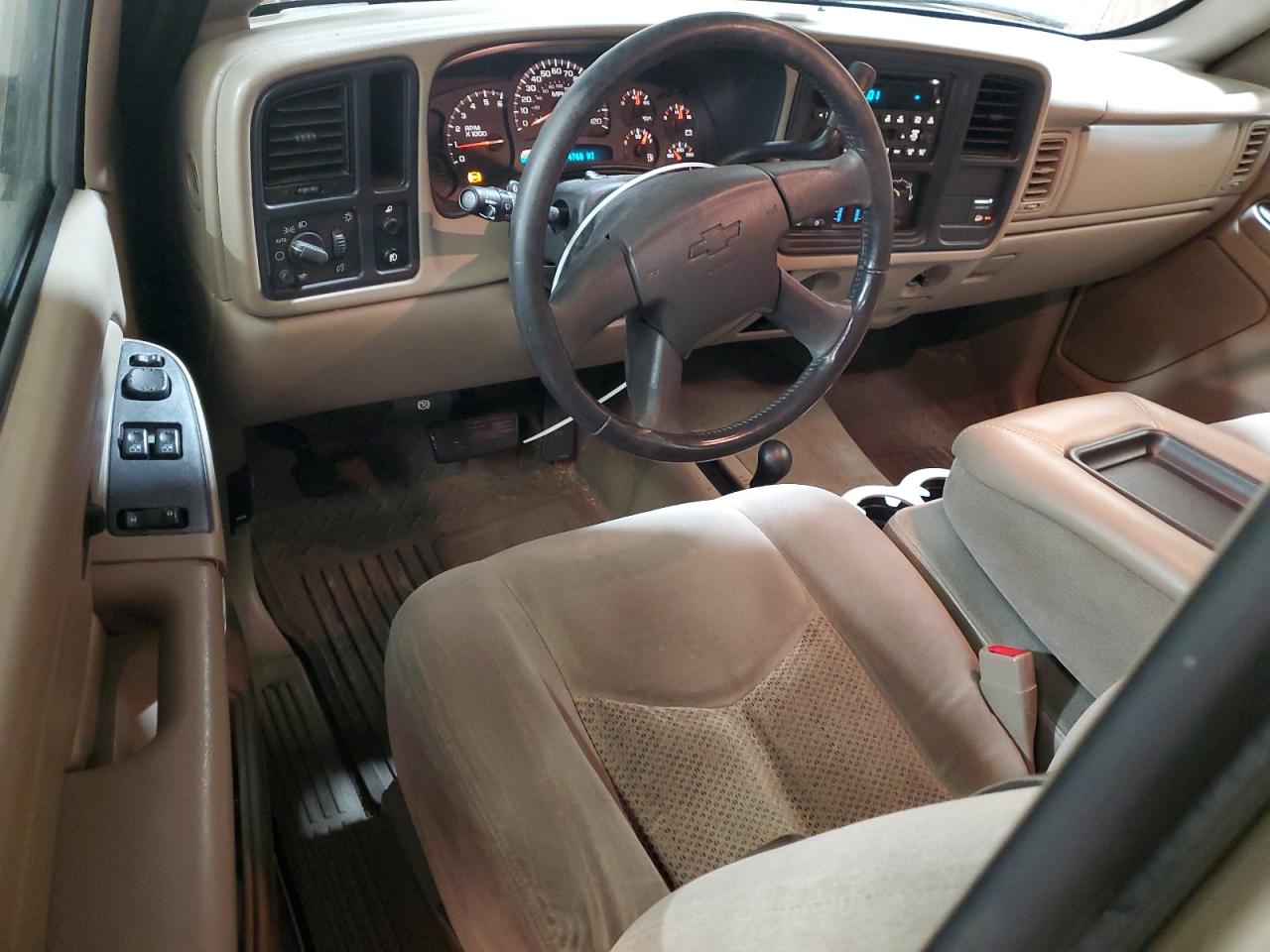 2004 Chevrolet Silverado - Image 8