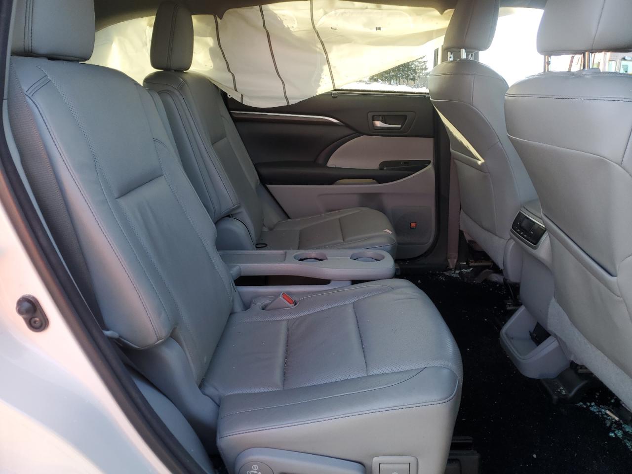 2014 Toyota Highlander - Image 11