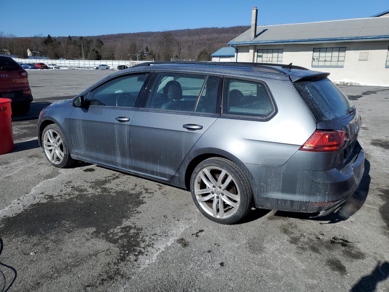 2016 Volkswagen Golf - Image 2