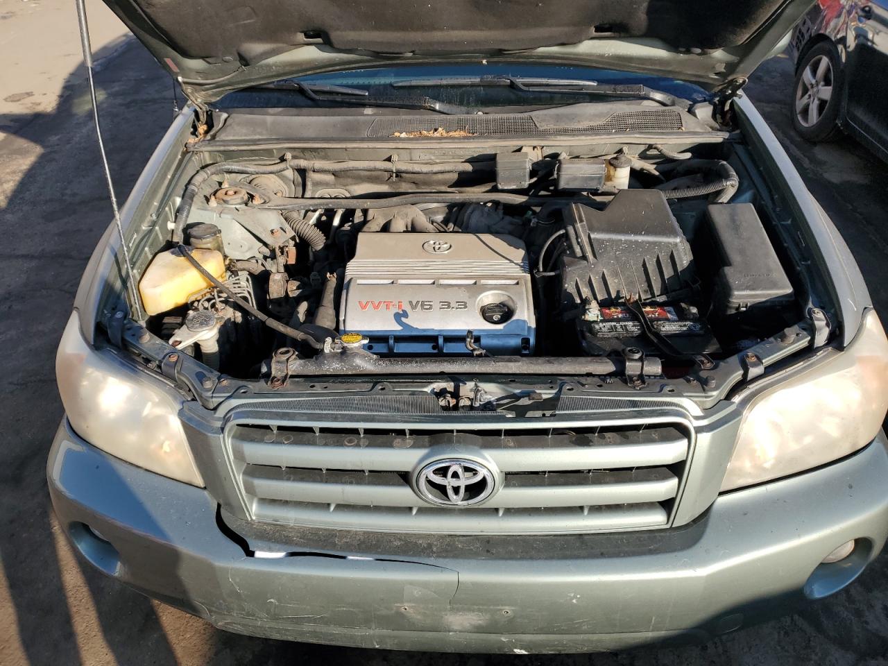 2004 Toyota Highlander - Image 12