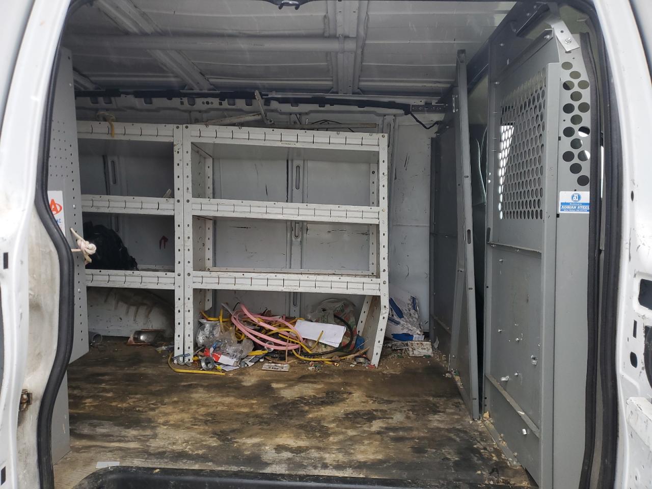 2007 Chevrolet Express - Image 11