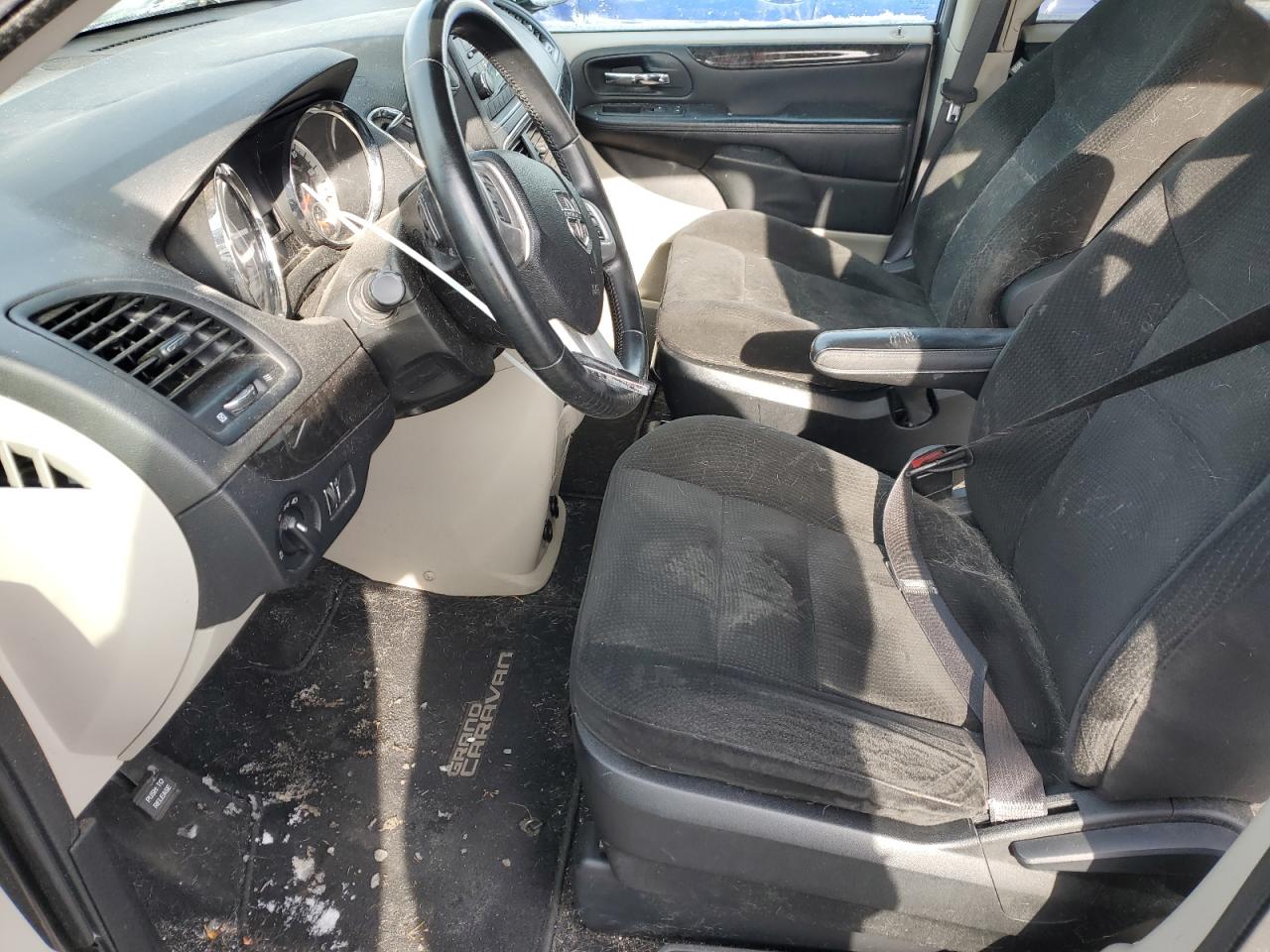 2017 Dodge Caravan - Image 7