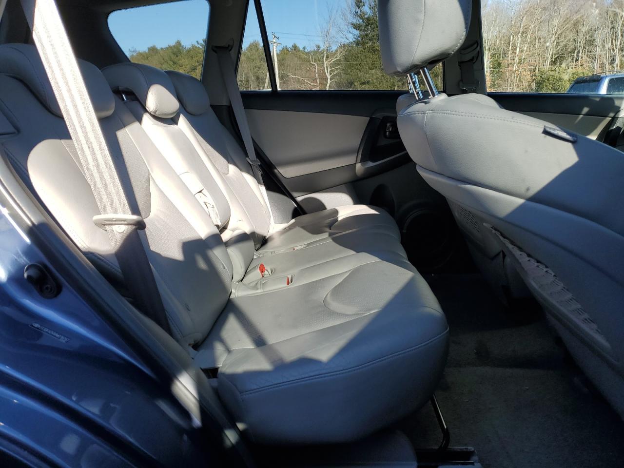 2010 Toyota RAV 4 - Image 11