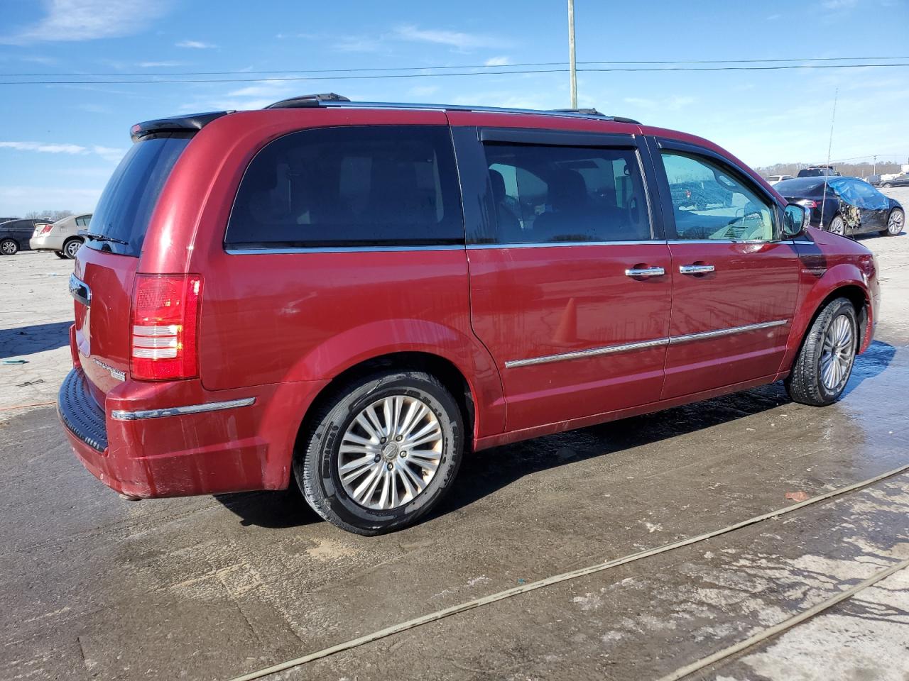 2010 Chrysler Town & Country - Image 3