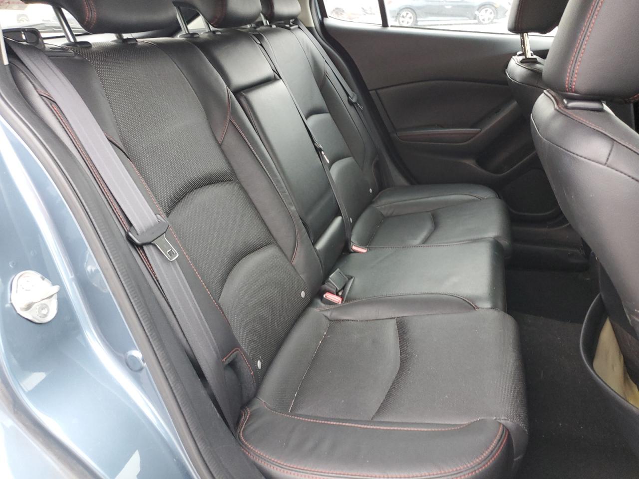 2015 Mazda 3 - Image 10