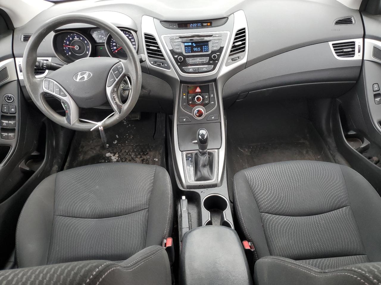 2015 Hyundai Elantra - Image 8