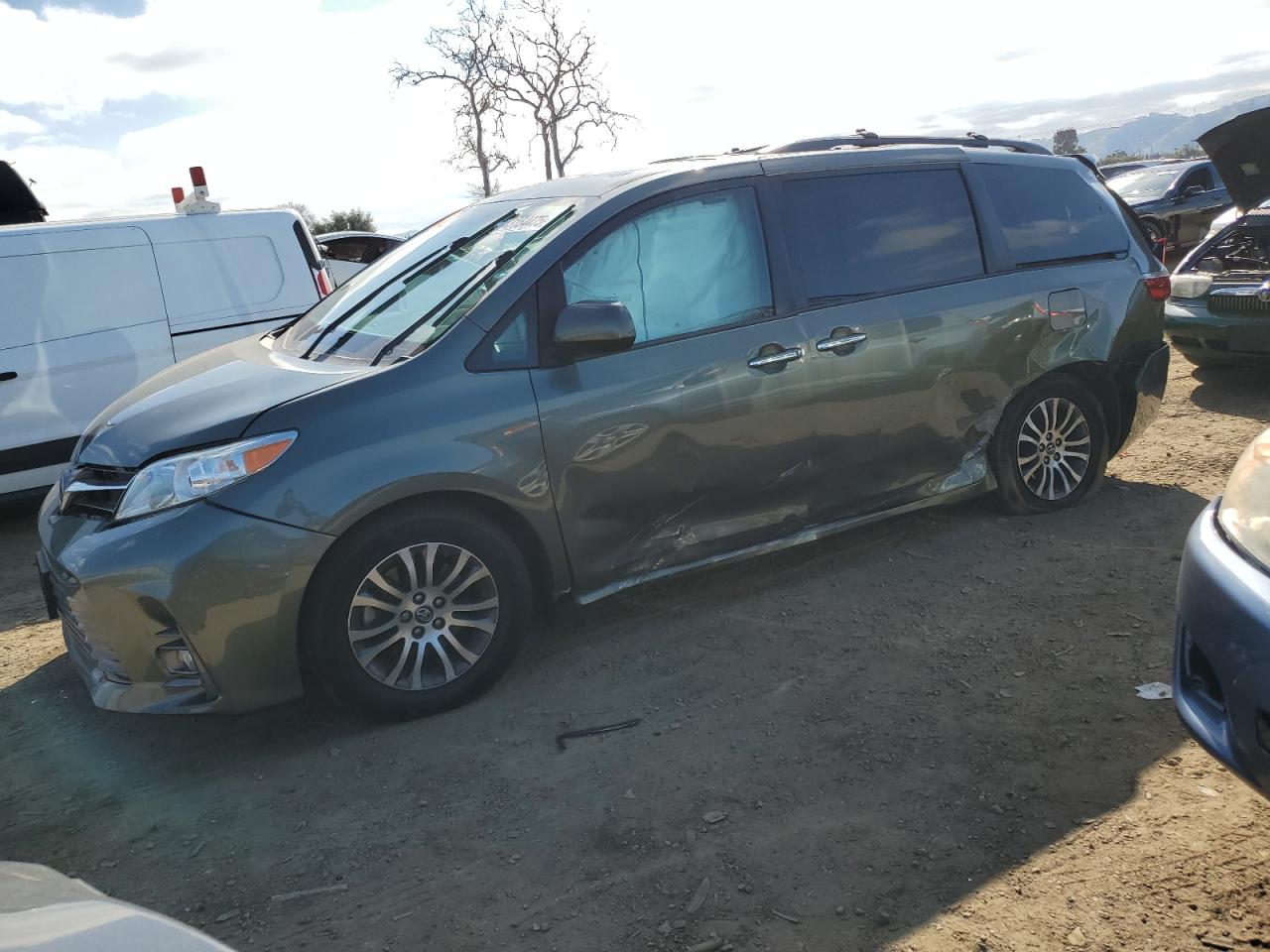 2019 Toyota Sienna - Image 1