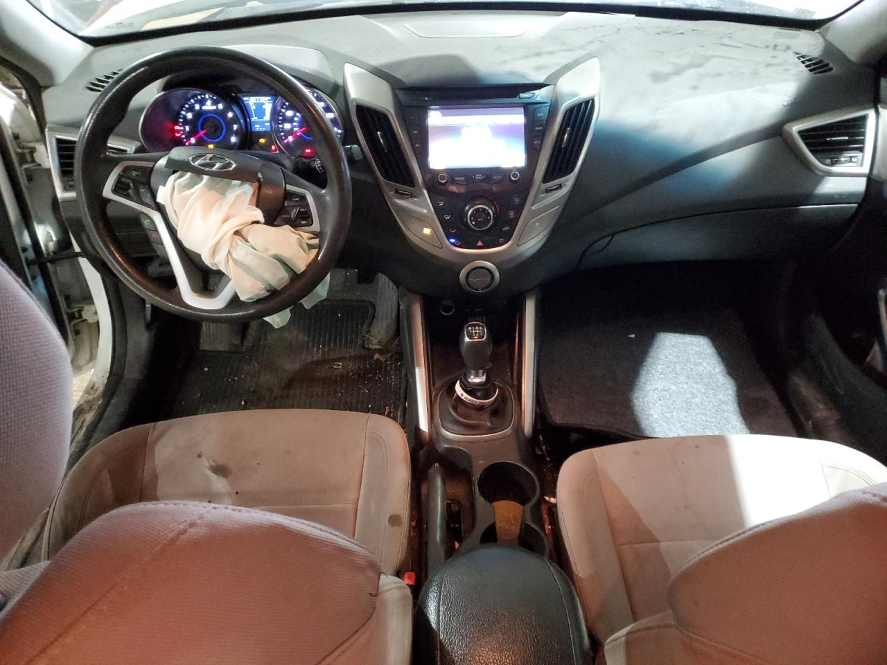 2014 Hyundai Veloster - Image 8