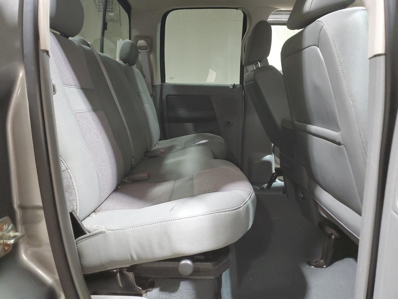 2007 Dodge RAM - Image 10