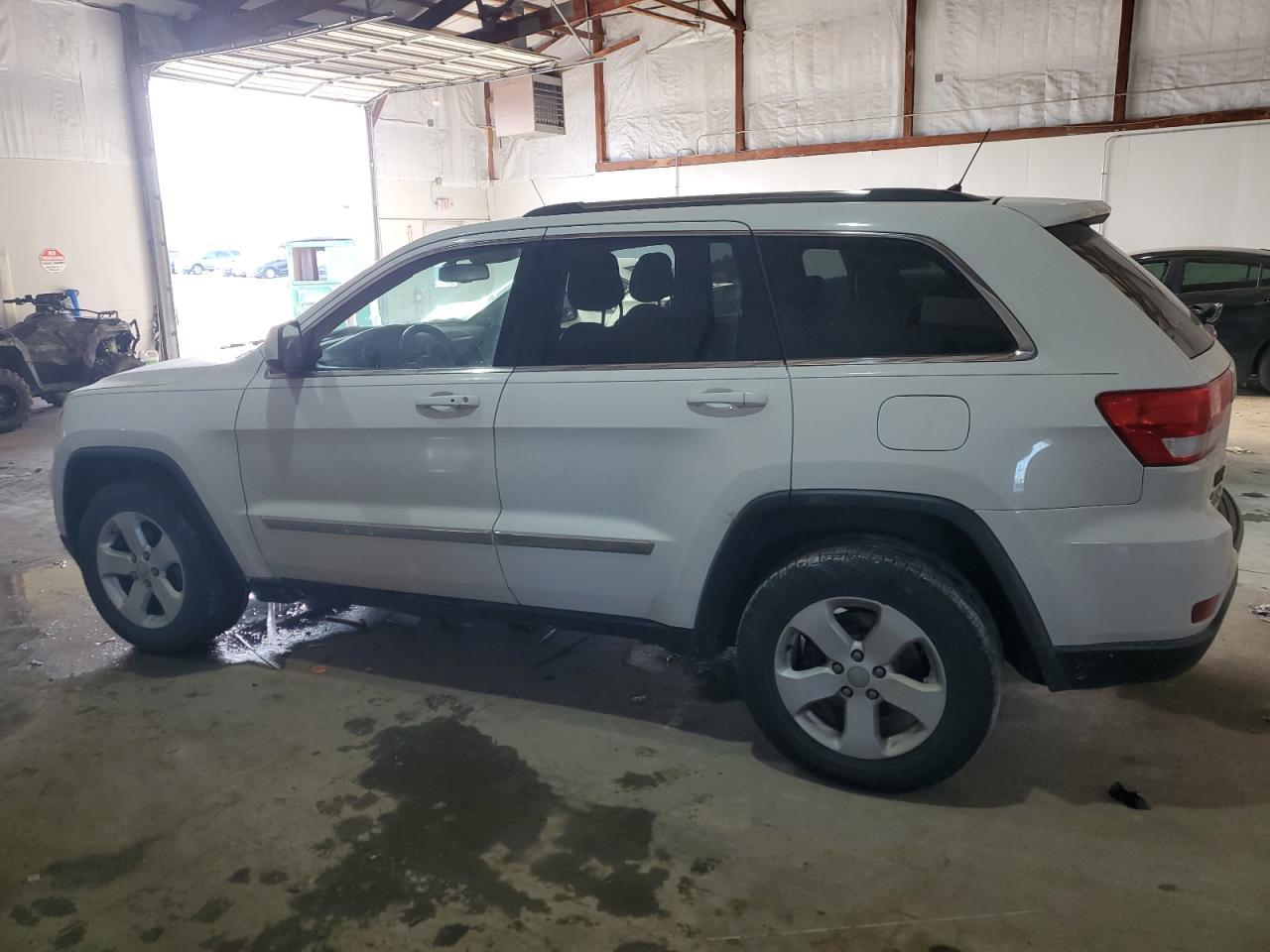2013 Jeep Grand Cherokee - Image 2
